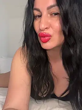 Snapshot of Helena7077 chatting on April 19, 2026, 12:50 pm Helena7077 online show from April 19, 2026, 12:50 pm