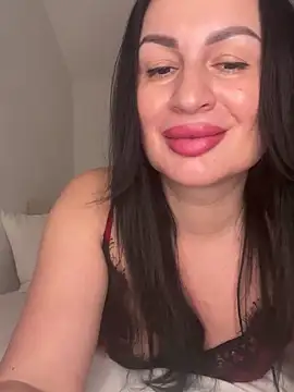 Helena7077 online show from February 18, 2026, 11:45 pm