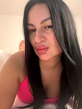 Helena7077 online show from November 6, 2025, 10:47 pm