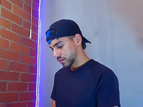 Snapshot of Leandro_valenzuela chatting on November 11, 2025, 3:51 pm Leandro valenzuela online show from November 11, 2025, 3:51 pm