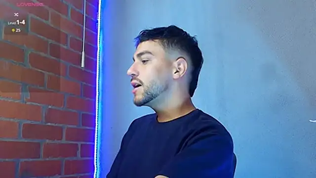 Snapshot of Leandro_valenzuela chatting on December 5, 2025, 6:17 pm Leandro valenzuela online show from December 5, 2025, 6:17 pm