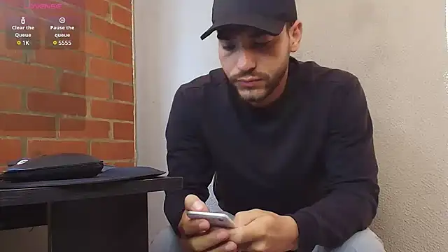 Snapshot of Leandro_valenzuela chatting on May 12, 2026, 2:12 pm Leandro valenzuela online show from May 12, 2026, 2:12 pm