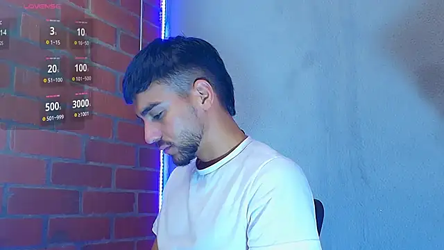 Snapshot of Leandro_valenzuela chatting on November 24, 2025, 5:46 pm Leandro valenzuela online show from November 24, 2025, 5:46 pm