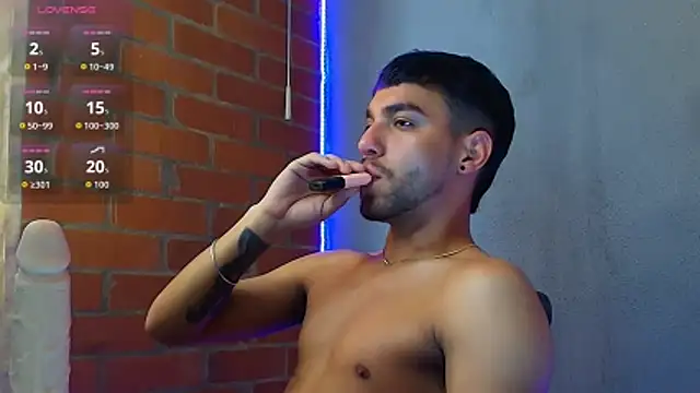 Snapshot of Leandro_valenzuela chatting on December 15, 2025, 7:52 pm Leandro valenzuela online show from December 15, 2025, 7:52 pm