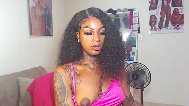 Snapshot of badgirls_cx chatting on August 2, 2026, 10:40 pm badgirls cx online show from August 2, 2026, 10:40 pm
