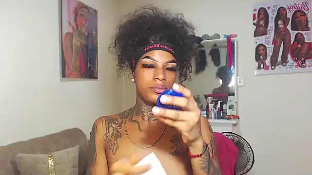 Snapshot of badgirls_cx chatting on July 11, 2026, 5:24 pm badgirls cx online show from July 11, 2026, 5:24 pm