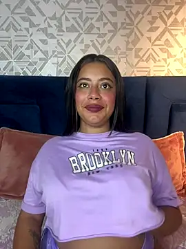 Snapshot of ElaaPerez chatting on December 1, 2025, 10:10 pm ElaaPerez online show from December 1, 2025, 10:10 pm