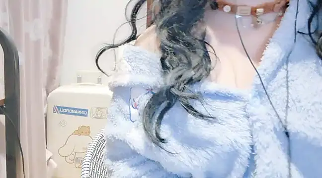 Snapshot of arena1357 chatting on March 17, 2025, 3:29 pm arena1357 online show from March 17, 2025, 3:29 pm