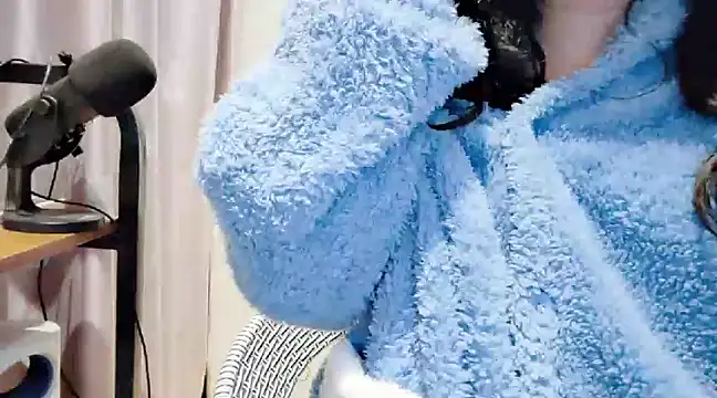 Snapshot of arena1357 chatting on February 11, 2025, 4:35 pm arena1357 online show from February 11, 2025, 4:35 pm