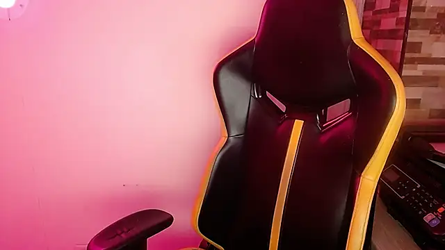 Jhonatan Morales S online show from November 1, 2025, 11:42 pm