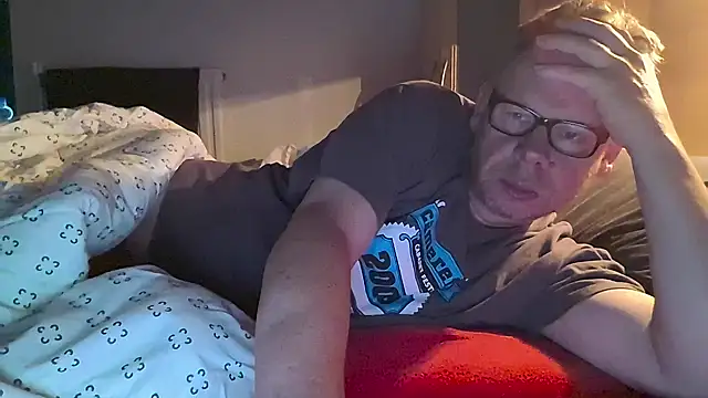 kinkyslet8 online show from October 27, 2025, 7:42 am