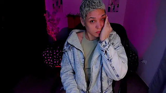 Snapshot of Charlee_pink chatting on October 9, 2025, 3:07 am Charlee pink online show from October 9, 2025, 3:07 am