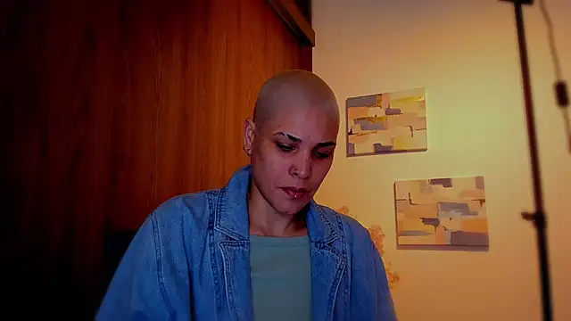 Charlee pink online show from March 9, 2026, 7:06 pm