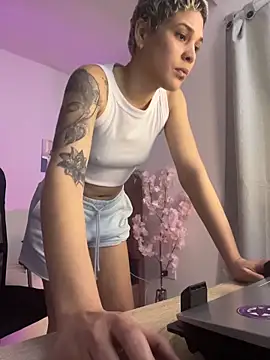 Snapshot of Charlee_pink chatting on November 7, 2025, 8:46 pm Charlee pink online show from November 7, 2025, 8:46 pm