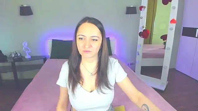 Snapshot of AngellLika chatting on March 19, 2026, 1:44 pm AngellLika online show from March 19, 2026, 1:44 pm