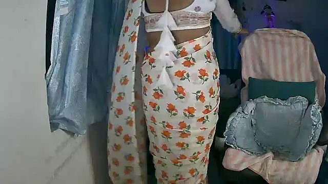 Cute-Tara online show from November 9, 2025, 1:15 pm