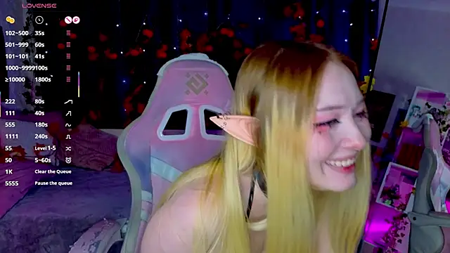 Snapshot of ElswythCovil chatting on November 15, 2025, 4:05 am ElswythCovil online show from November 15, 2025, 4:05 am