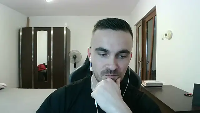 Snapshot of mu5clemania2 chatting on February 5, 2026, 2:02 pm mu5clemania2 online show from February 5, 2026, 2:02 pm