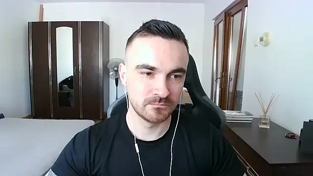 Snapshot of mu5clemania2 chatting on March 13, 2026, 8:41 am mu5clemania2 online show from March 13, 2026, 8:41 am