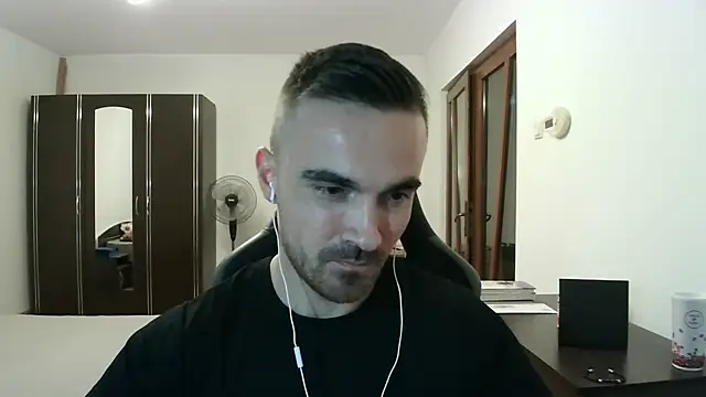 Snapshot of mu5clemania2 chatting on December 13, 2025, 8:04 pm mu5clemania2 online show from December 13, 2025, 8:04 pm