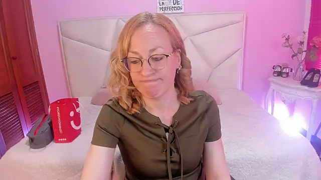 Snapshot of SammySanders chatting on December 1, 2025, 4:41 pm SammySanders online show from December 1, 2025, 4:41 pm