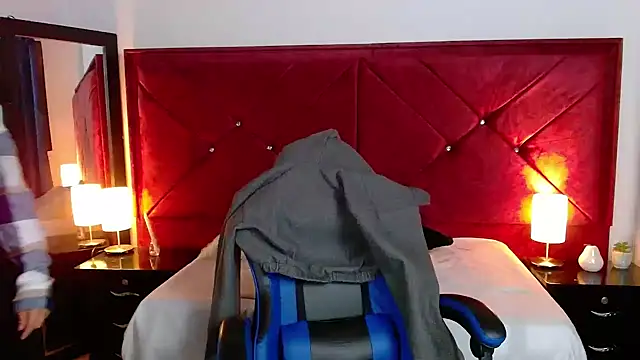 Julietacollins06 online show from January 18, 2026, 1:03 pm