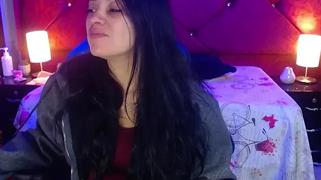 Julietacollins06 online show from April 29, 2026, 1:15 pm