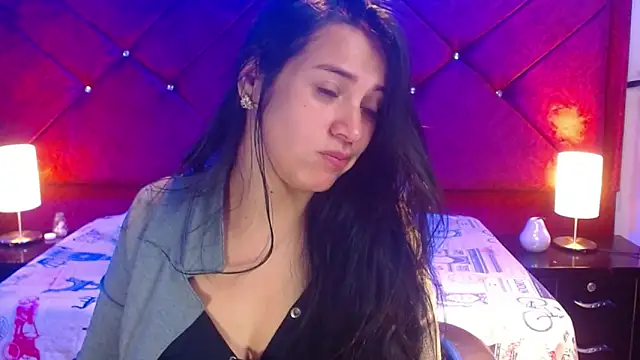 Julietacollins06 online show from April 30, 2026, 2:02 pm