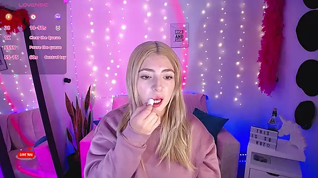Snapshot of channel_blonde_a chatting on March 19, 2025, 7:49 pm channel blonde a online show from March 19, 2025, 7:49 pm