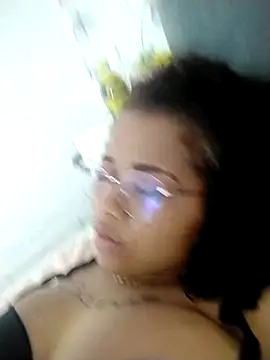 moon HoneyX online show from March 9, 2025, 4:27 am