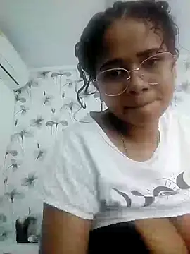 moon HoneyX online show from March 1, 2025, 3:27 pm