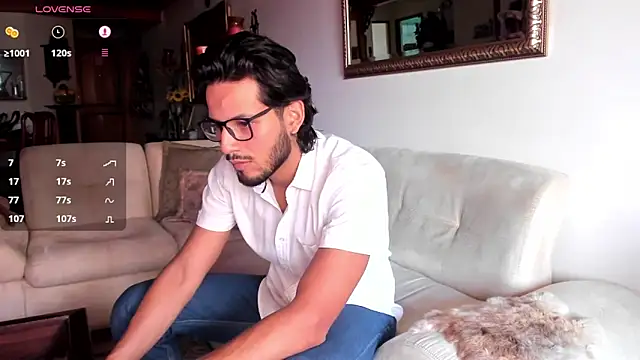 Nicholasrodrii online show from January 28, 2025, 8:26 pm