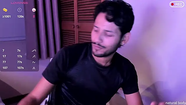 Snapshot of Nicholasrodrii chatting on October 26, 2025, 11:16 pm Nicholasrodrii online show from October 26, 2025, 11:16 pm