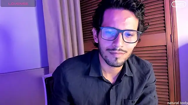 Snapshot of Nicholasrodrii chatting on October 10, 2025, 11:38 pm Nicholasrodrii online show from October 10, 2025, 11:38 pm