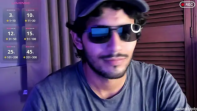 Snapshot of Nicholasrodrii chatting on October 23, 2025, 10:52 pm Nicholasrodrii online show from October 23, 2025, 10:52 pm