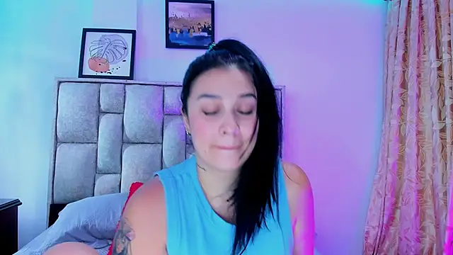 brianaGuzman online show from May 7, 2026, 6:44 pm