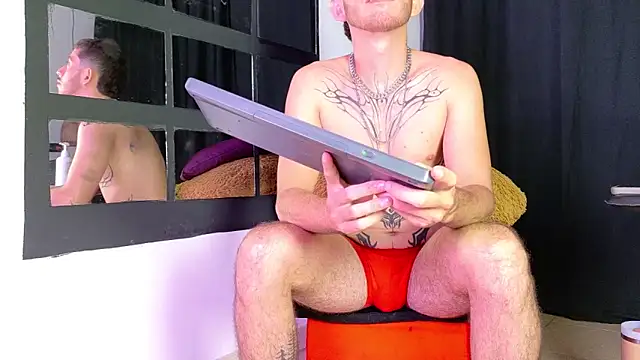 Snapshot of louis_bcasta1 chatting on December 14, 2025, 11:05 am louis bcasta1 online show from December 14, 2025, 11:05 am