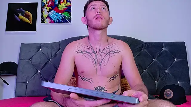 Snapshot of louis_bcasta1 chatting on October 17, 2025, 7:37 pm louis bcasta1 online show from October 17, 2025, 7:37 pm