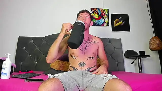 Snapshot of louis_bcasta1 chatting on October 15, 2025, 7:11 pm louis bcasta1 online show from October 15, 2025, 7:11 pm