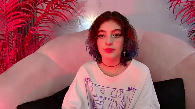 EvaHalsey online show from November 27, 2025, 7:47 pm