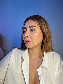 Snapshot of vixen_allure chatting on February 14, 2026, 12:27 pm vixen allure online show from February 14, 2026, 12:27 pm