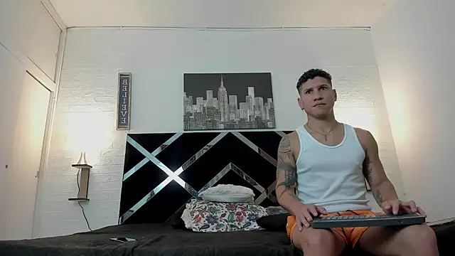 Snapshot of nakedfoam1 chatting on November 18, 2025, 5:00 am nakedfoam1 online show from November 18, 2025, 5:00 am