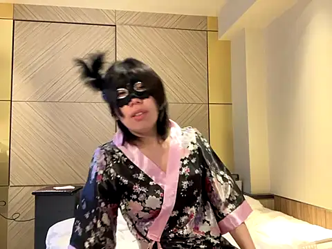 r xyz01 online show from November 13, 2025, 1:15 pm