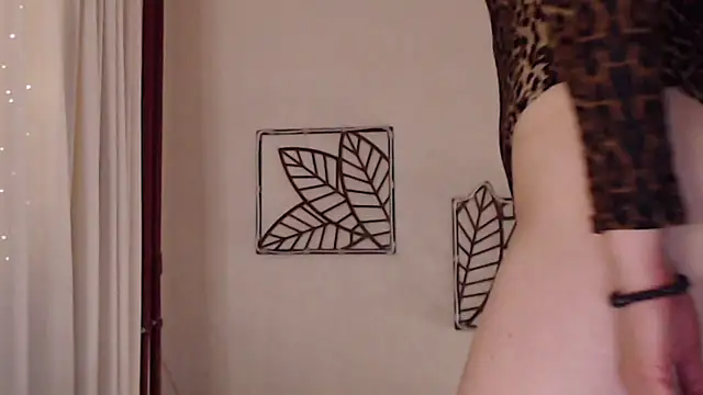 pepper milf online show from March 10, 2025, 6:45 pm