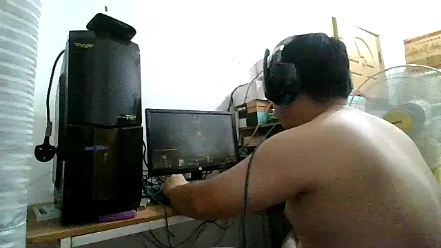 Snapshot of shyboymasturbation chatting on November 18, 2025, 1:03 pm shyboymasturbation online show from November 18, 2025, 1:03 pm