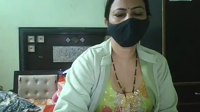 couplesuni online show from February 12, 2026, 5:07 am