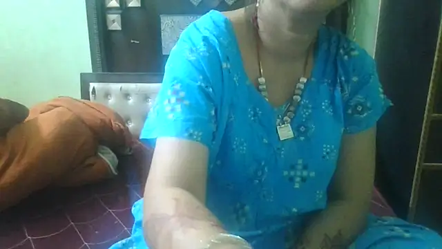 couplesuni online show from October 13, 2025, 10:39 am