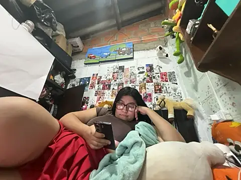 dafne19  online show from July 7, 2026, 6:47 am