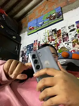 dafne19  online show from October 25, 2025, 5:17 am