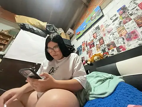 dafne19  online show from July 6, 2026, 5:03 am
